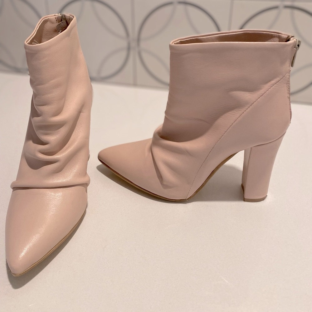 Vera Gomma Light Pink Bootie
